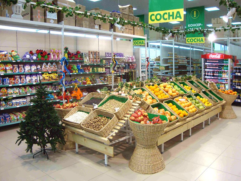 Товары в магазине метро
